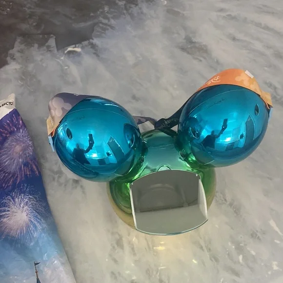 Dlisneyland Parks Collectible Popcorn Bucket - Picture 4 of 4